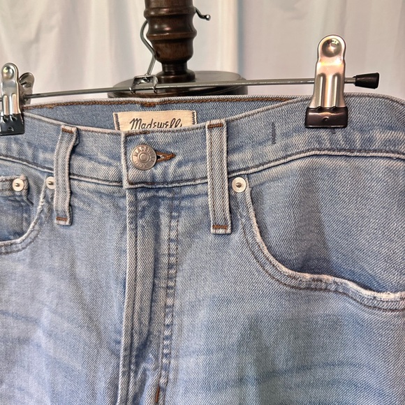 Madewell Light wash Size 25x28. Distressed, Ripped Knees. Comfy. Straight Leg - Picture 2 of 7